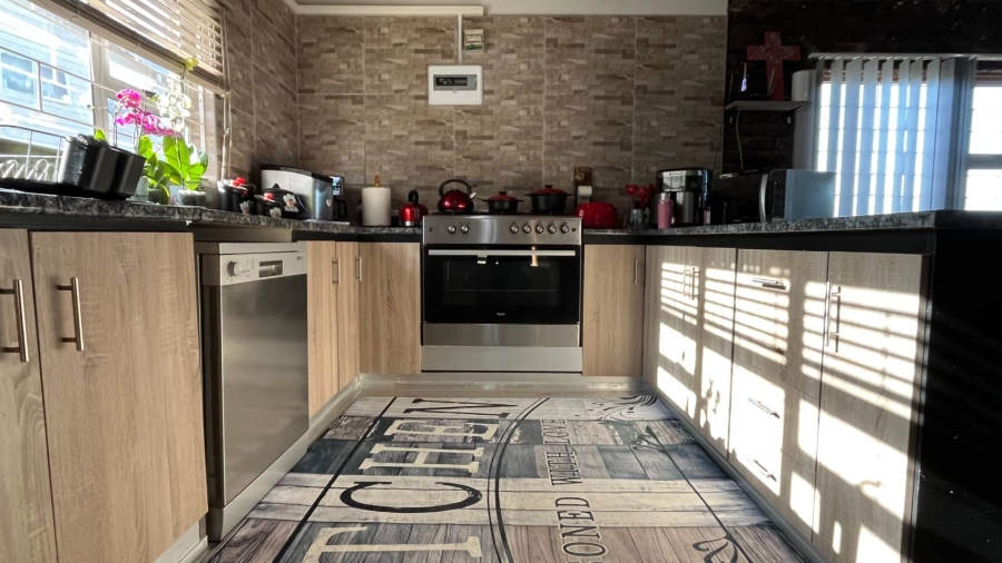 3 Bedroom Property for Sale in Dana Bay Western Cape